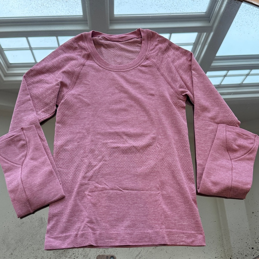 Lululemon Swiftly Tech Long Sleeve Race Length
